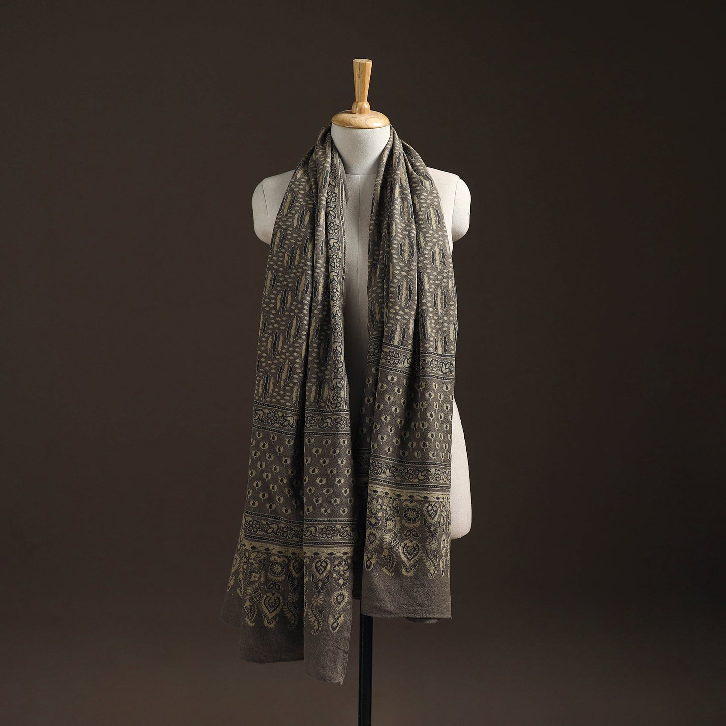 Hand natural dyed handwoven acrylic wool shawl 01