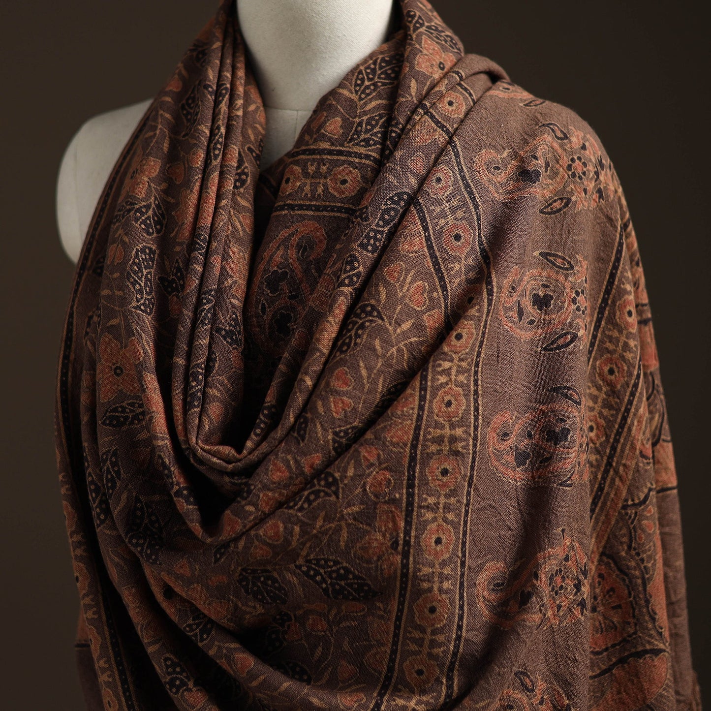 Hand natural dyed handwoven acrylic wool shawl 02