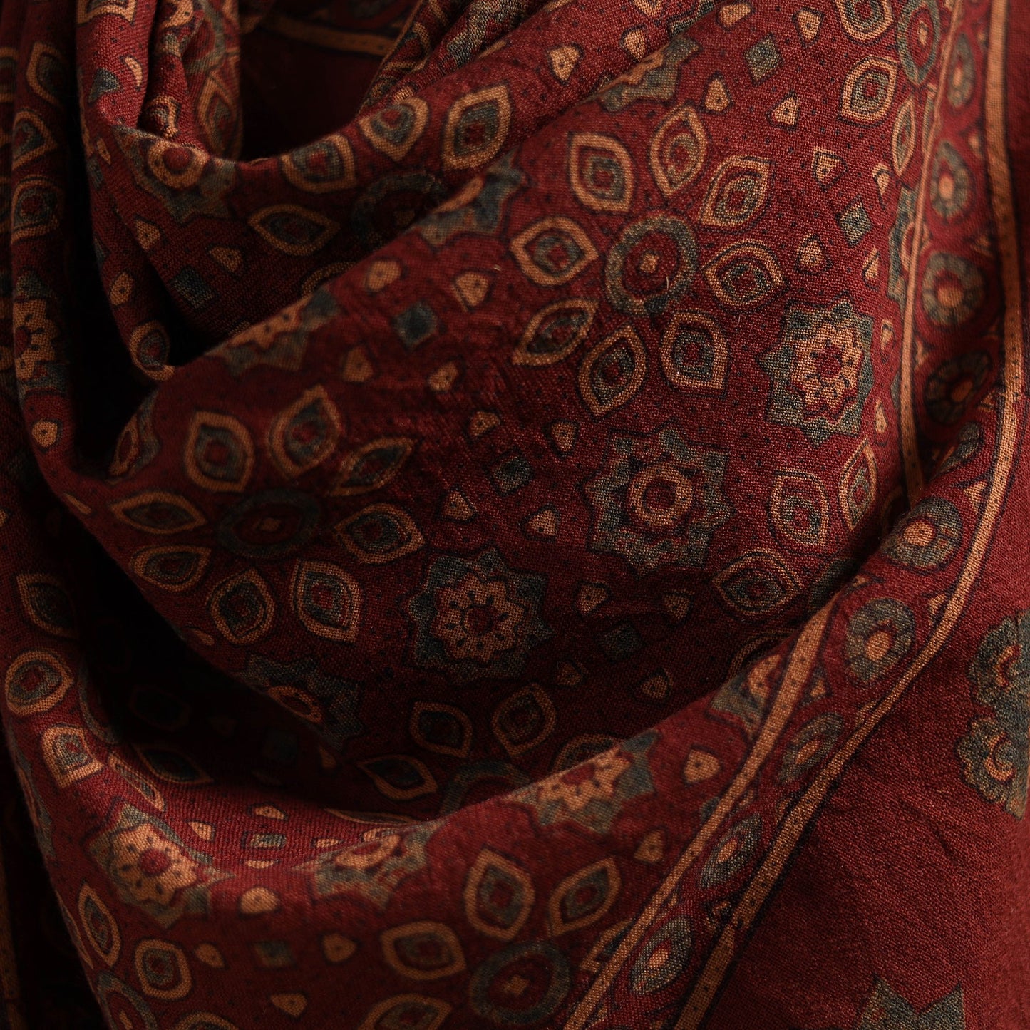 Hand natural dyed handwoven acrylic wool shawl 04