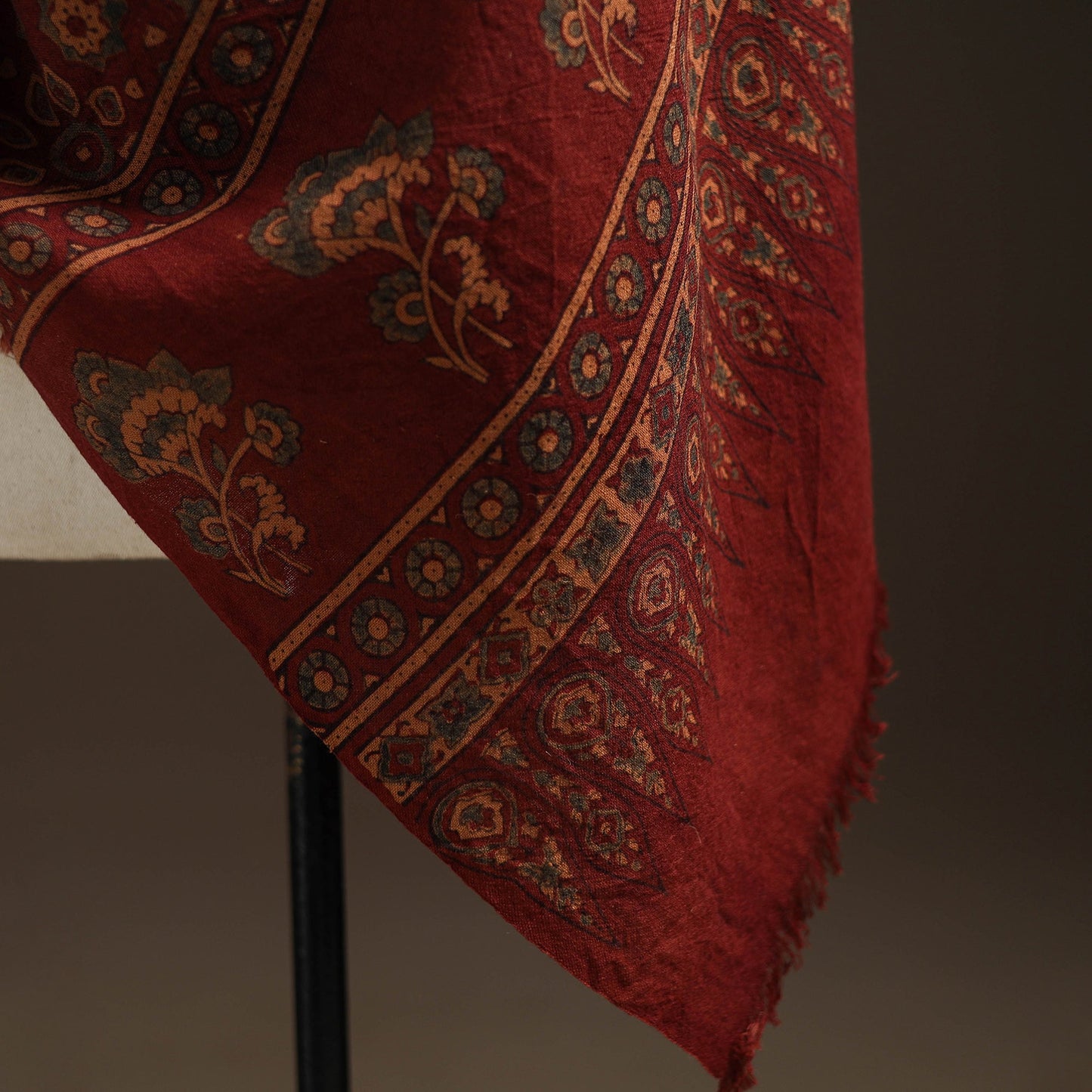 Hand natural dyed handwoven acrylic wool shawl 04