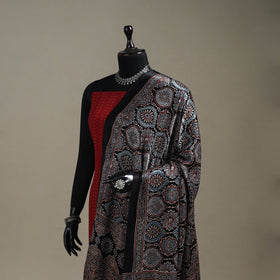 Hand natural dyed modal silk dupatta with lagdi patta 29