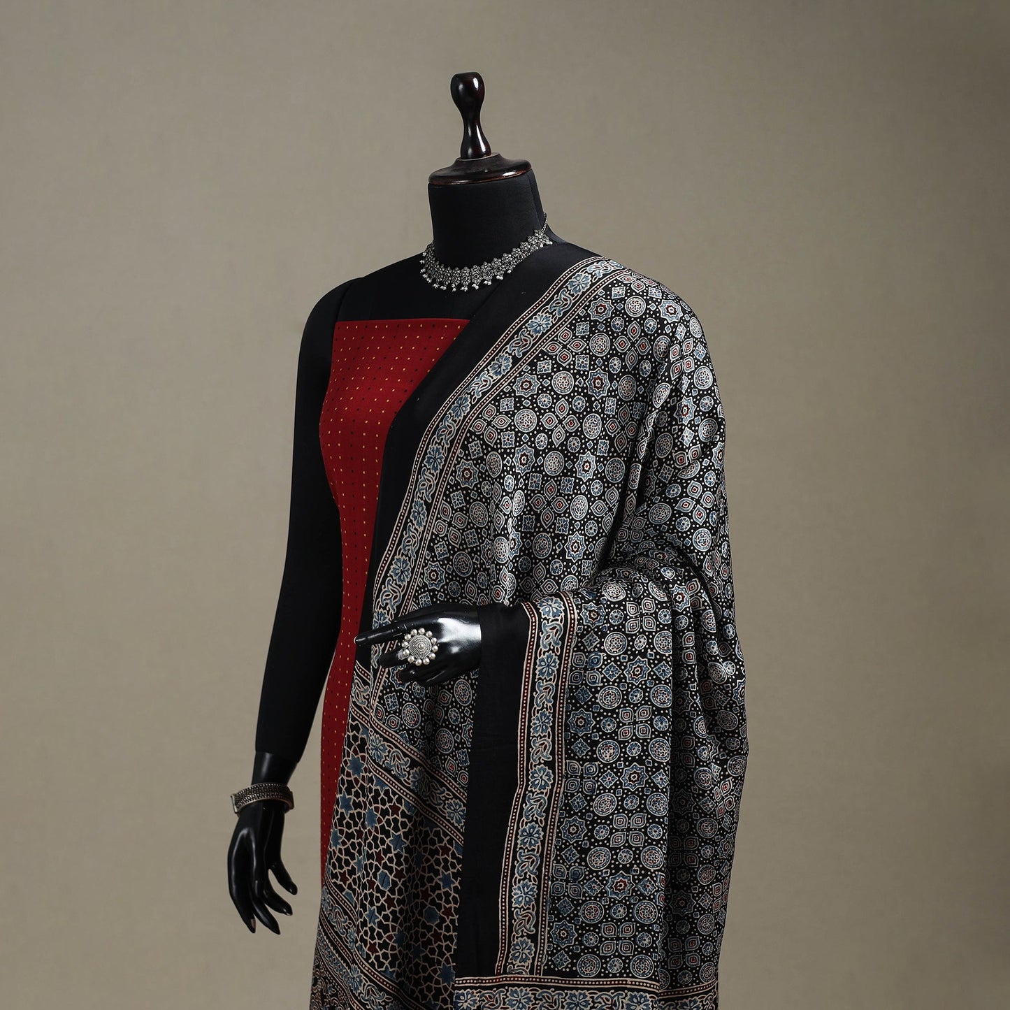 Hand natural dyed modal silk dupatta with lagdi patta 31