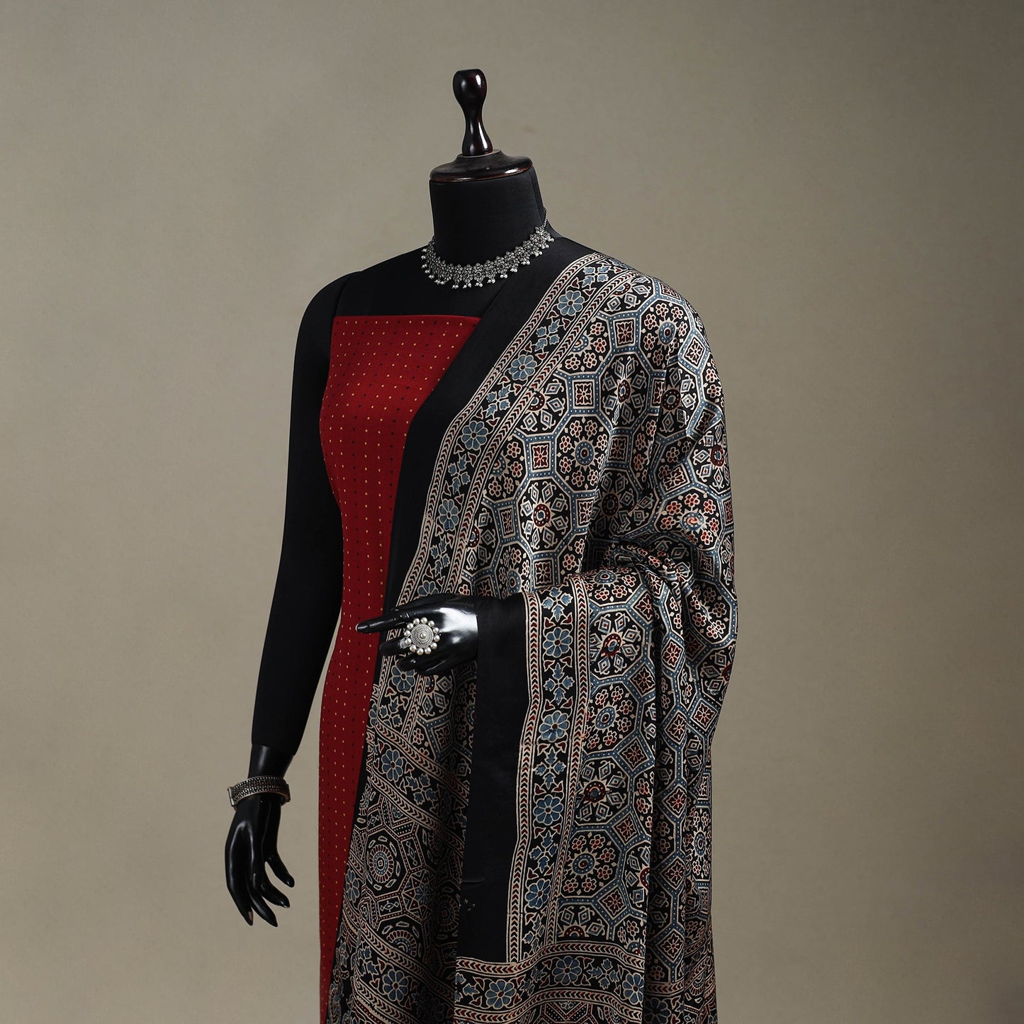 Hand natural dyed modal silk dupatta with lagdi patta 32