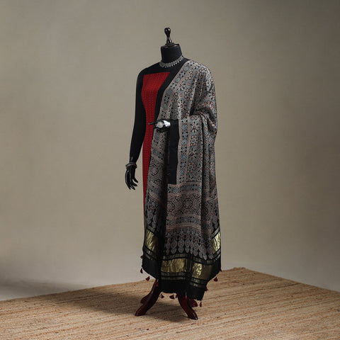 Hand natural dyed modal silk dupatta with lagdi patta 32