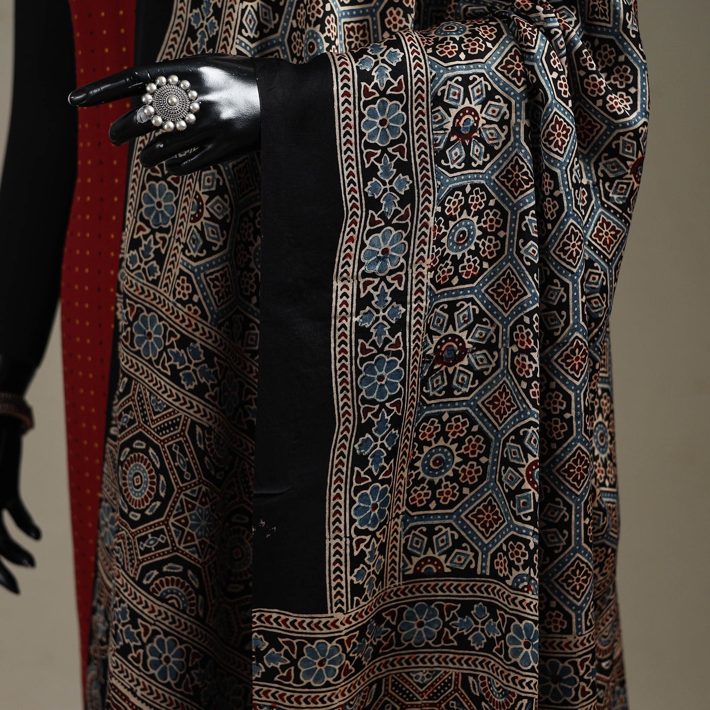 Hand natural dyed modal silk dupatta with lagdi patta 32