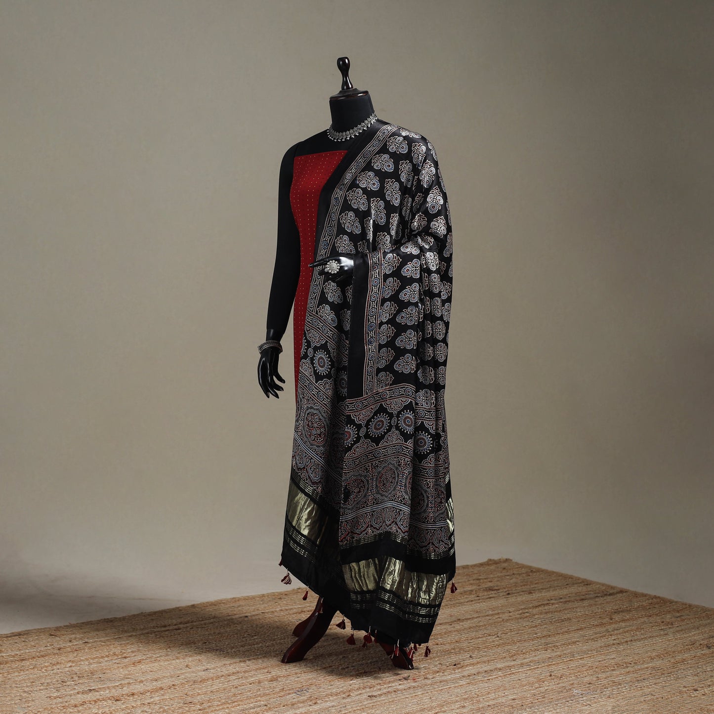 Hand natural dyed modal silk dupatta with lagdi patta 33