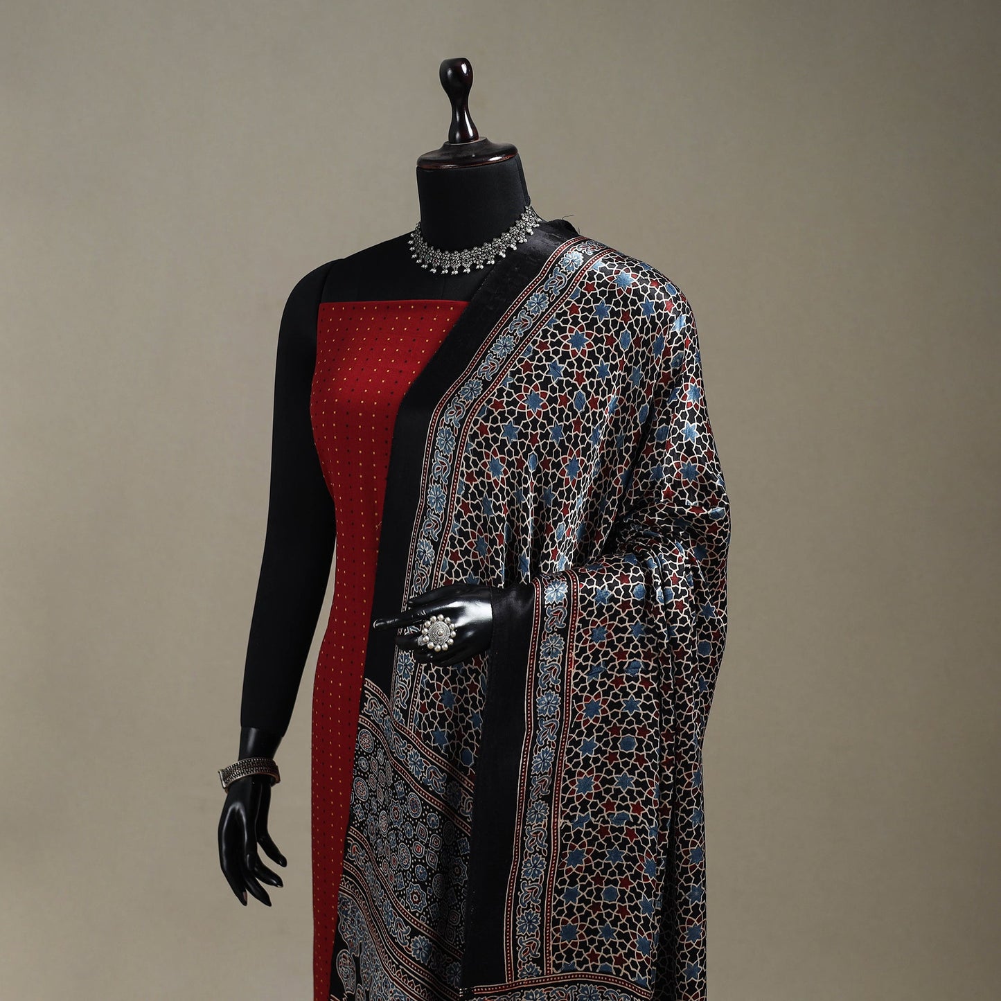 Hand natural dyed modal silk dupatta with lagdi patta 36