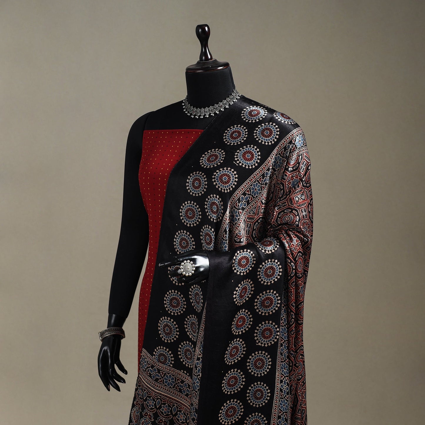 Hand natural dyed modal silk dupatta with lagdi patta 37