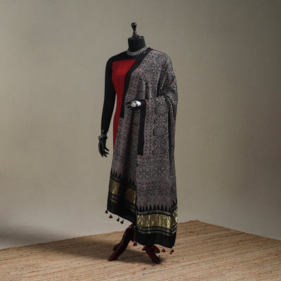 Hand natural dyed modal silk dupatta with lagdi patta 38