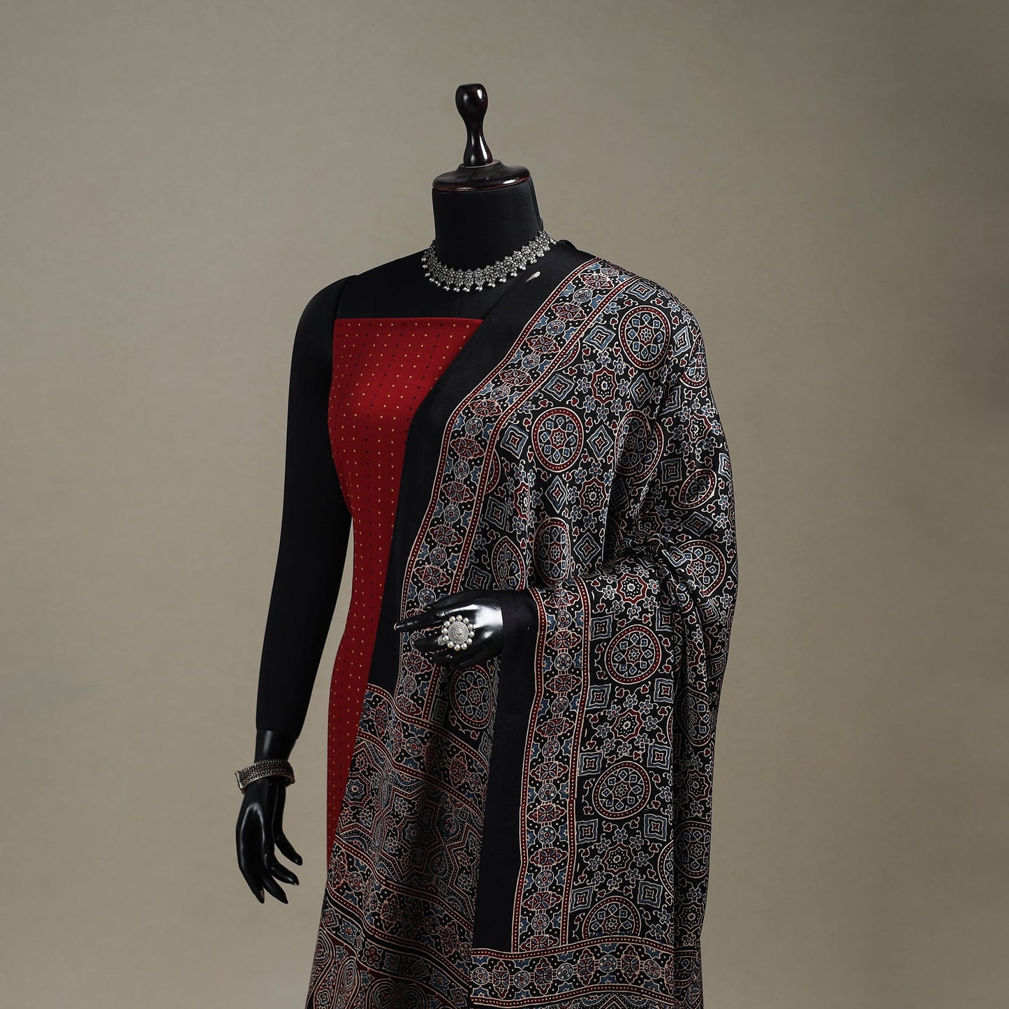 Hand natural dyed modal silk dupatta with lagdi patta 38