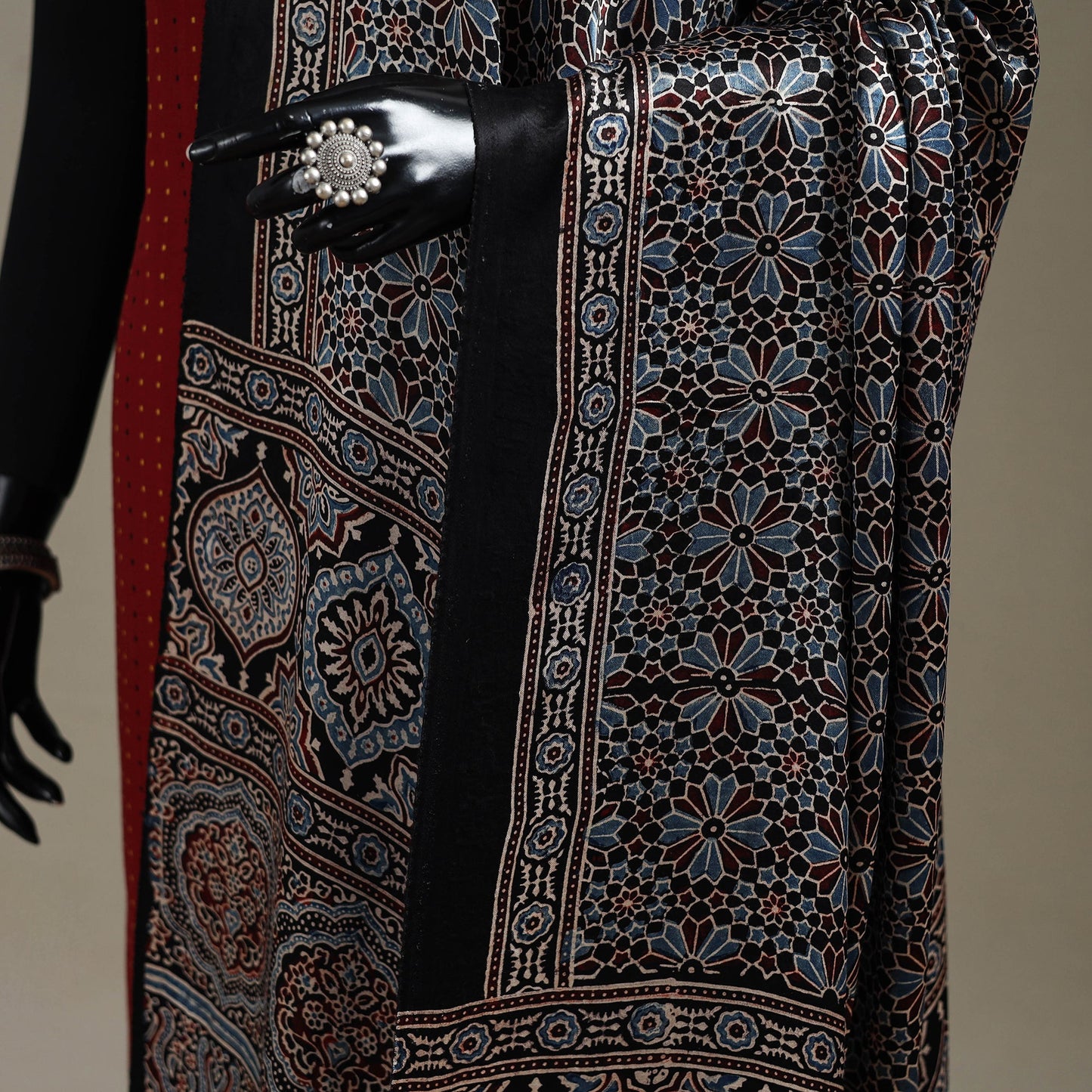 Hand natural dyed modal silk dupatta with lagdi patta 39