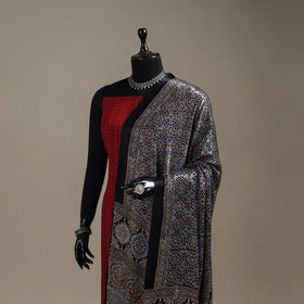 Hand natural dyed modal silk dupatta with lagdi patta 39