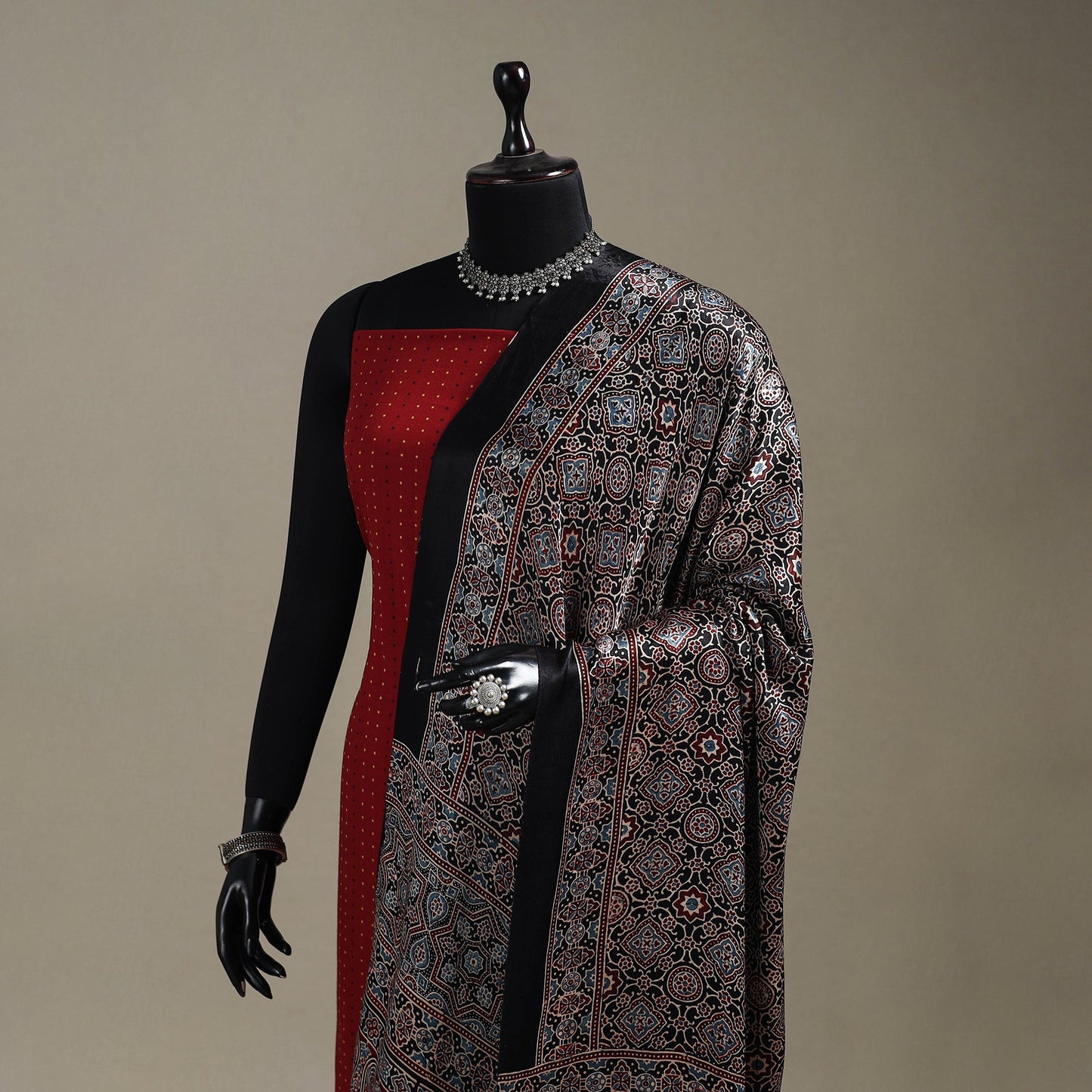 Hand natural dyed modal silk dupatta with lagdi patta 40