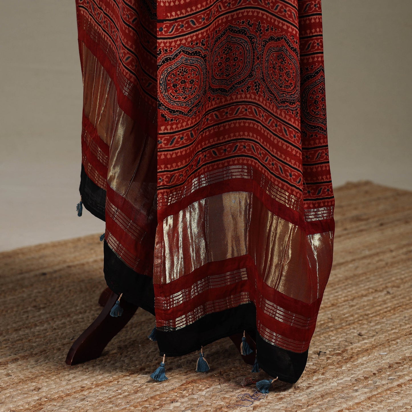 Hand natural dyed modal silk dupatta with lagdi patta 41