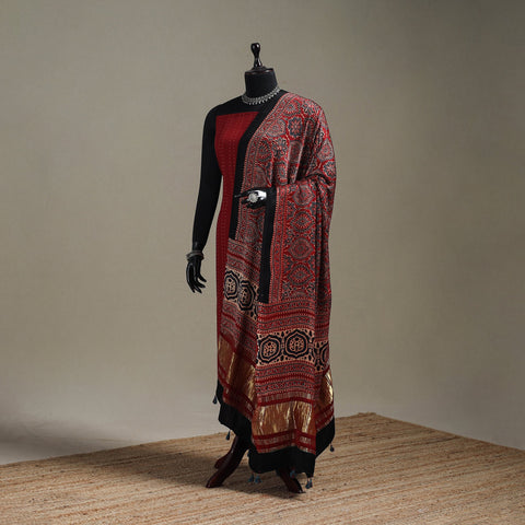 Hand natural dyed modal silk dupatta with lagdi patta 42