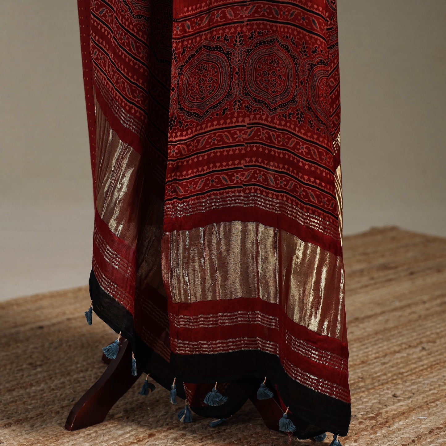 Hand natural dyed modal silk dupatta with lagdi patta 43