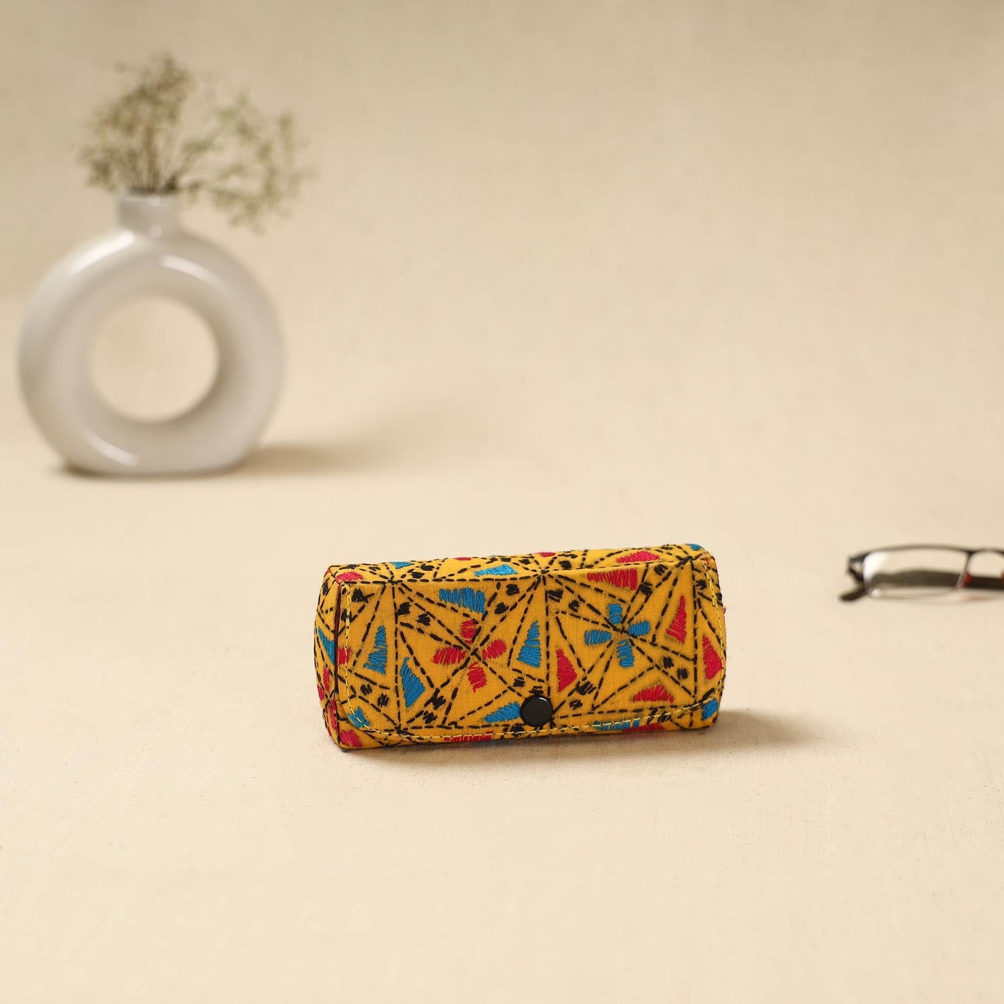 Handcrafted bengal kantha work spectacle case 01