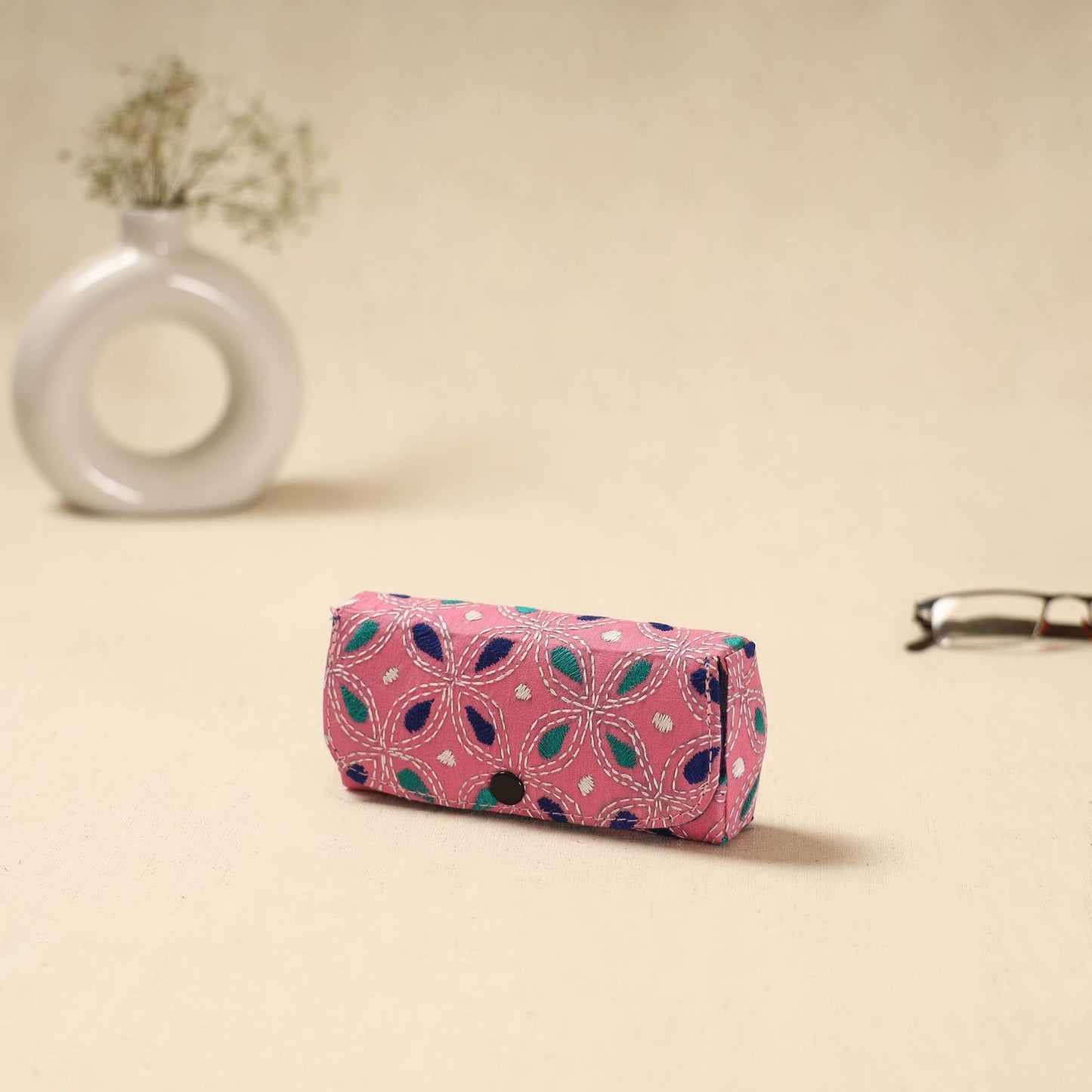 Handcrafted bengal kantha work spectacle case 02