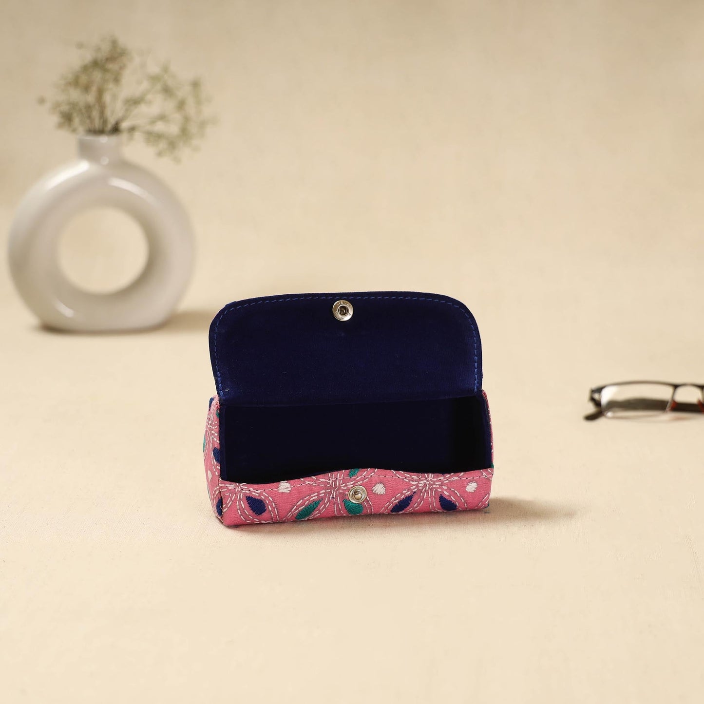 Handcrafted bengal kantha work spectacle case 02