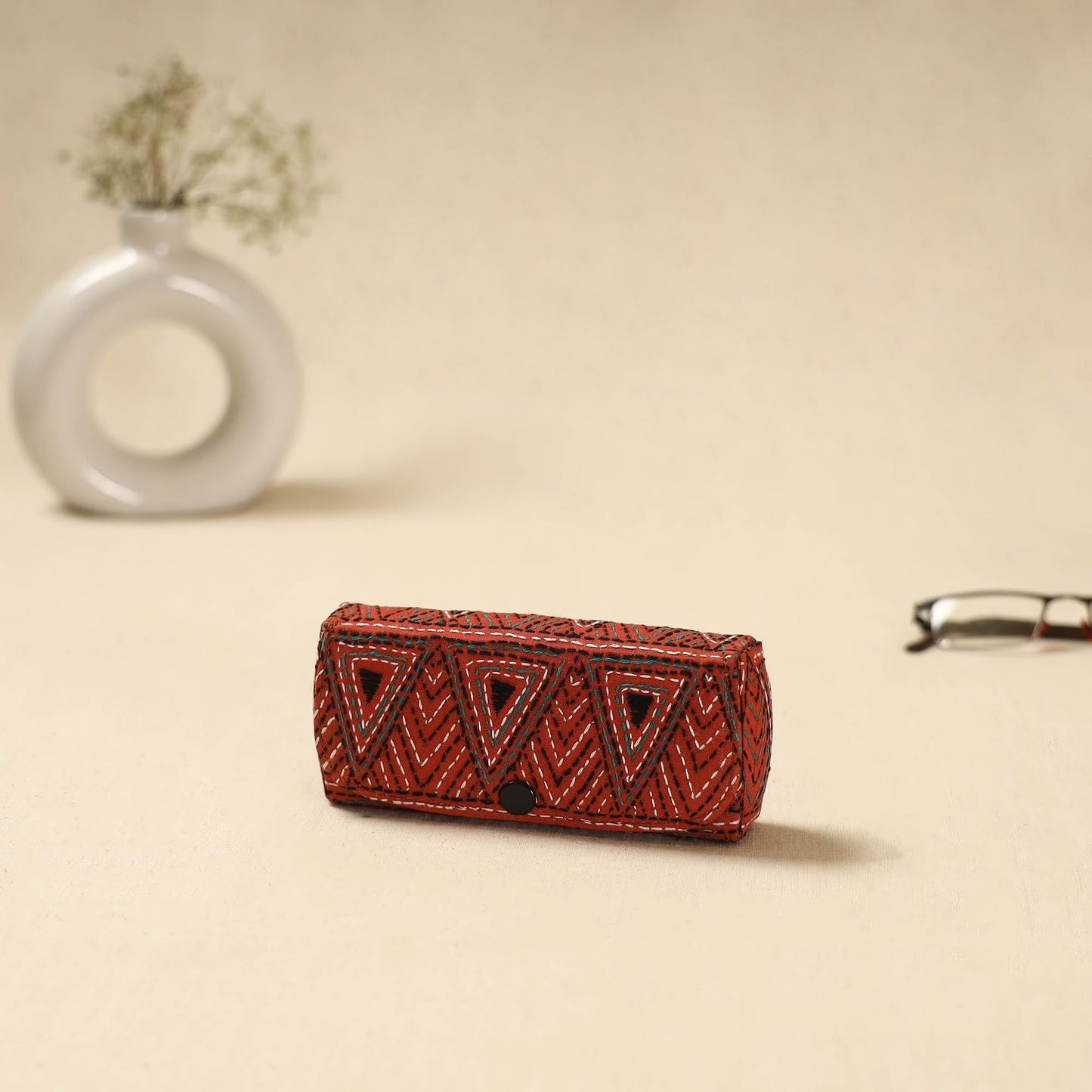 Handcrafted bengal kantha work spectacle case 03