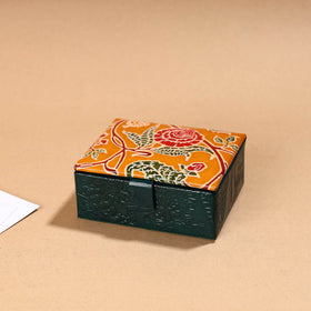  Handcrafted Embossed Leather Card Holder 02