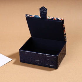  Handcrafted Embossed Leather Card Holder 03