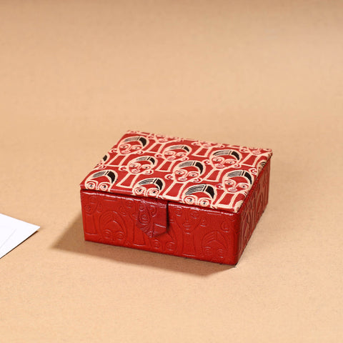  Handcrafted Embossed Leather Card Holder 14