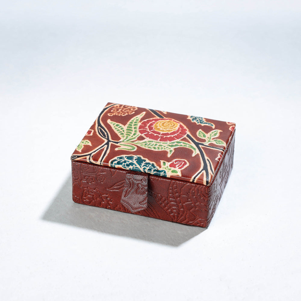  Handcrafted Embossed Leather Card Holder 