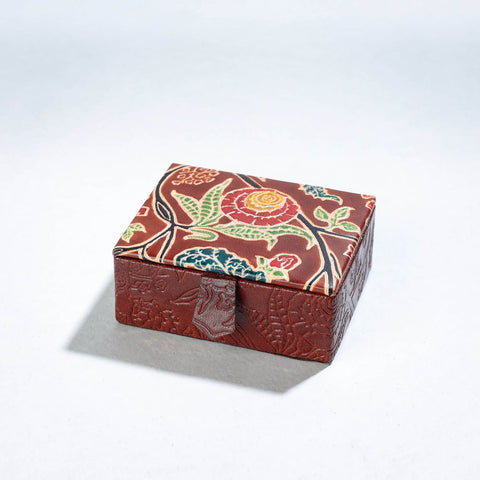  Handcrafted Embossed Leather Card Holder 