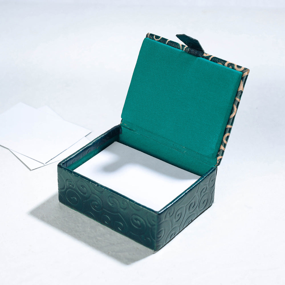  Handcrafted Embossed Leather Card Holder 