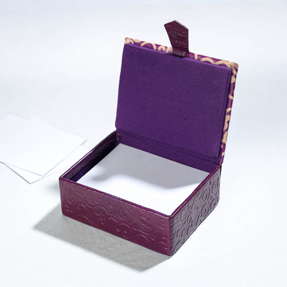  Handcrafted Embossed Leather Card Holder 