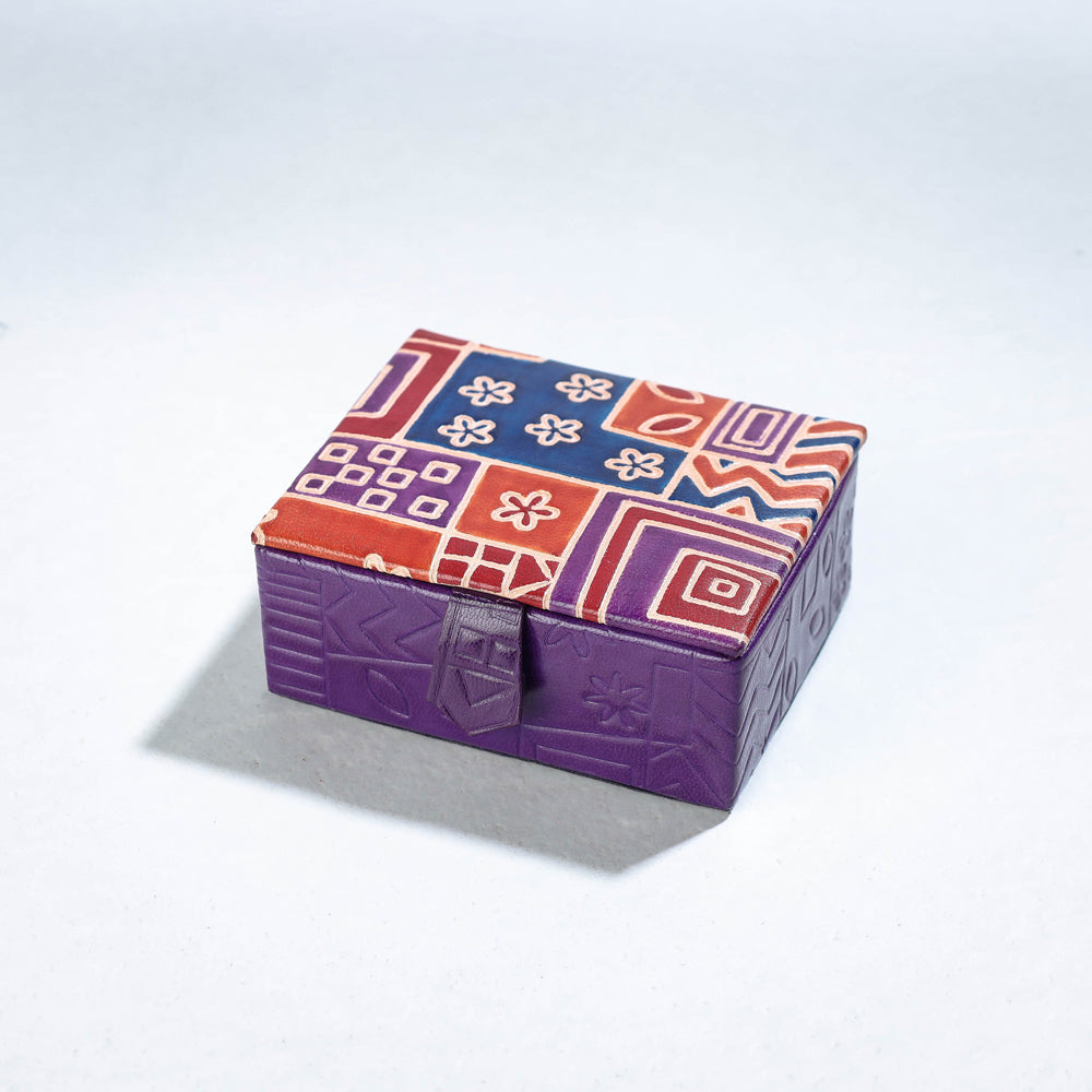  Handcrafted Embossed Leather Card Holder 