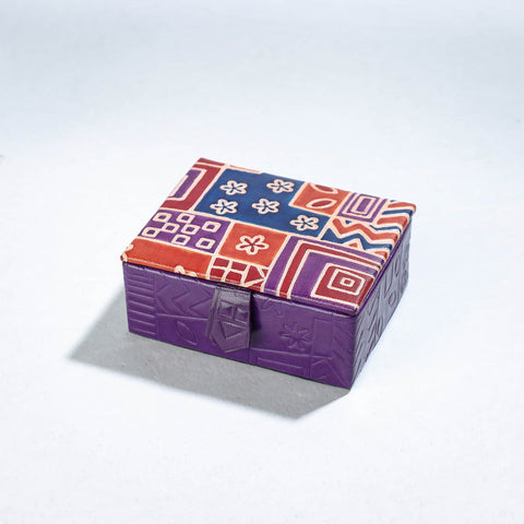  Handcrafted Embossed Leather Card Holder 