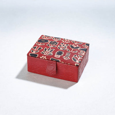  Handcrafted Embossed Leather Card Holder 