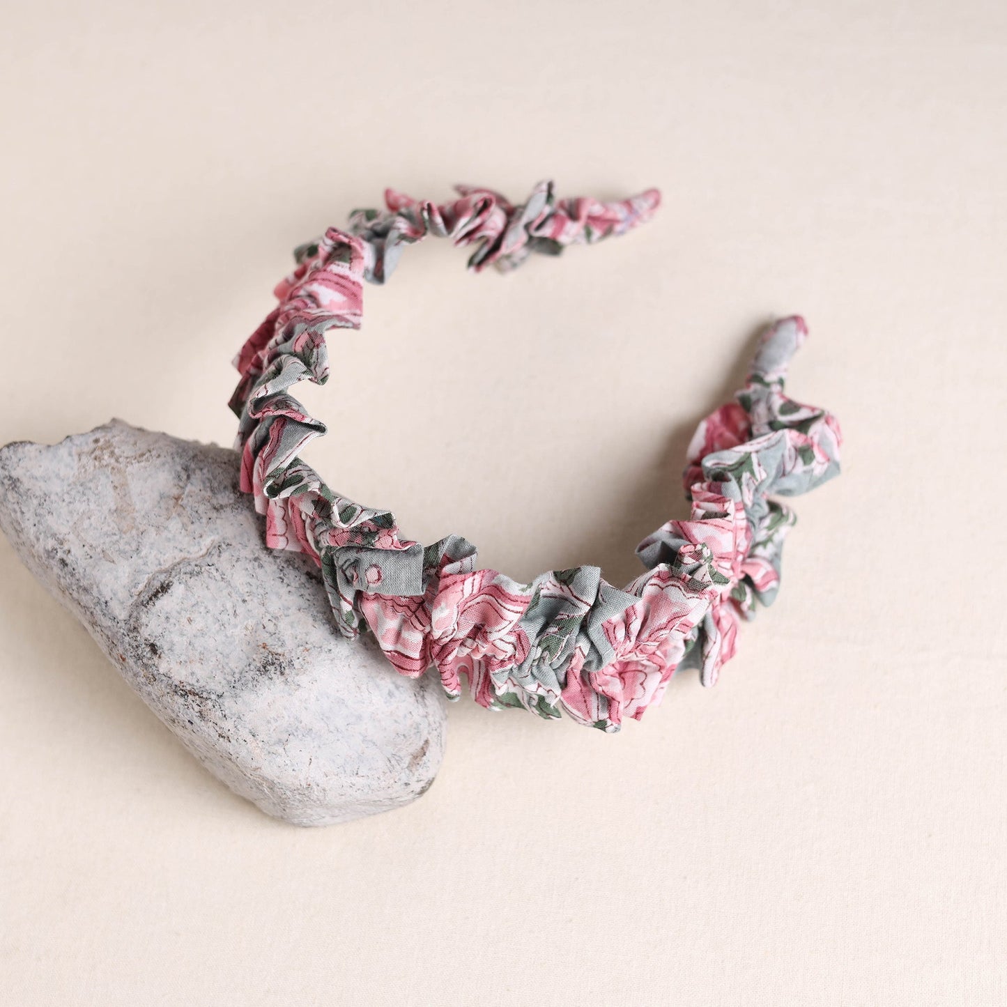 Handcrafted fab artwork hair band 08