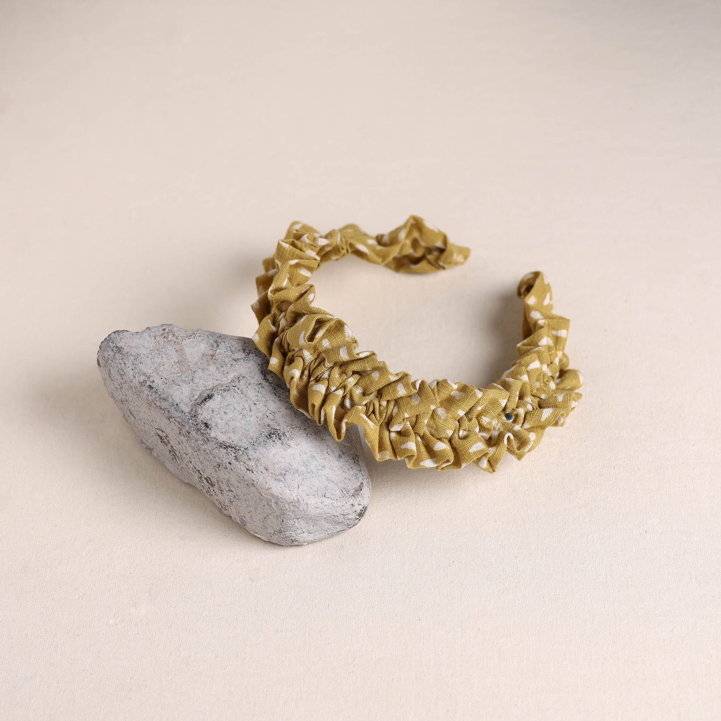 Handcrafted fab artwork hair band 23