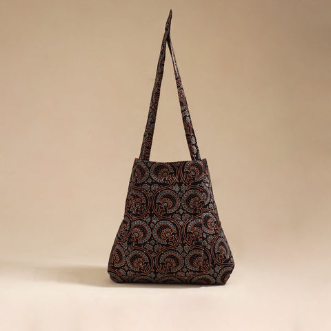 Handcrafted fabric jhola bag 03