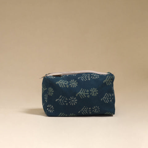 Handcrafted fabric toiletry bag 10