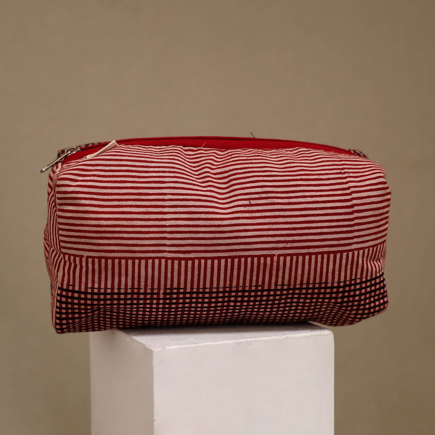 Handcrafted fabric toiletry bags (set of 3) 31