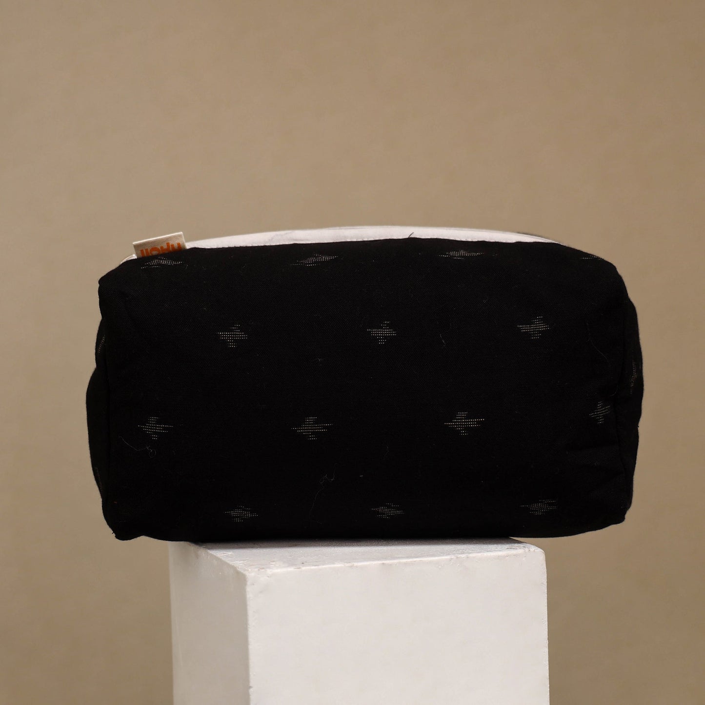 Handcrafted fabric toiletry bags (set of 3) 34