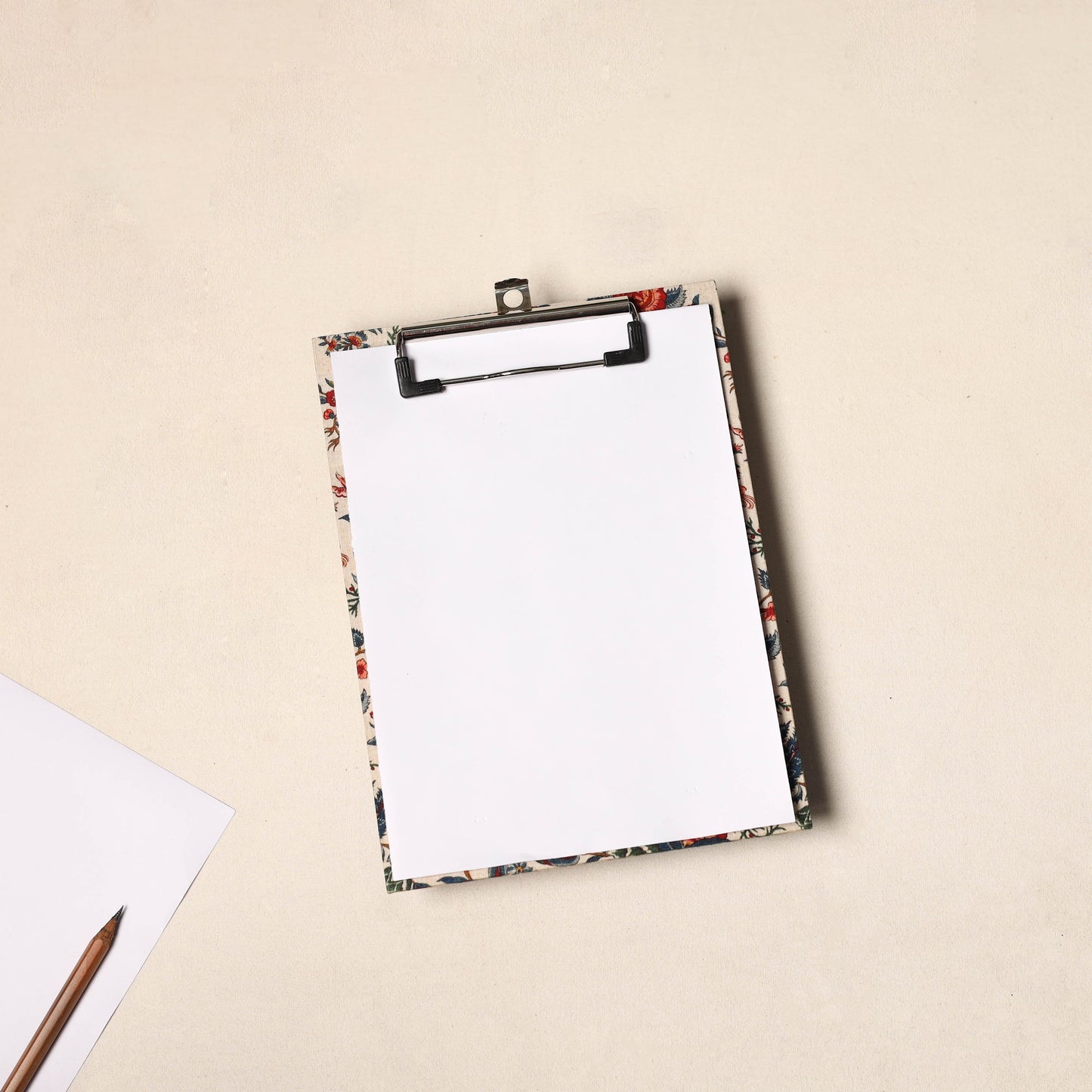  Handcrafted Floral Design Clipboard 