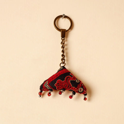 Buy Handcrafted Kutch Hand Embroidery Keychain Online at iTokri.com