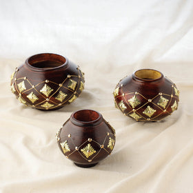  Handcrafted Mango Wooden Flower Pot Online at iTokri.com 