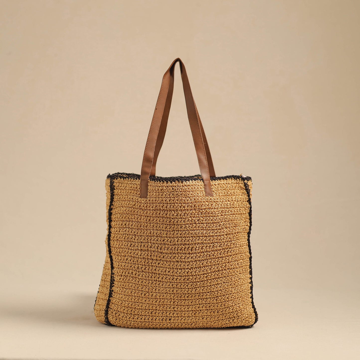 Handcrafted multipurpose raffia shoulder bag 01