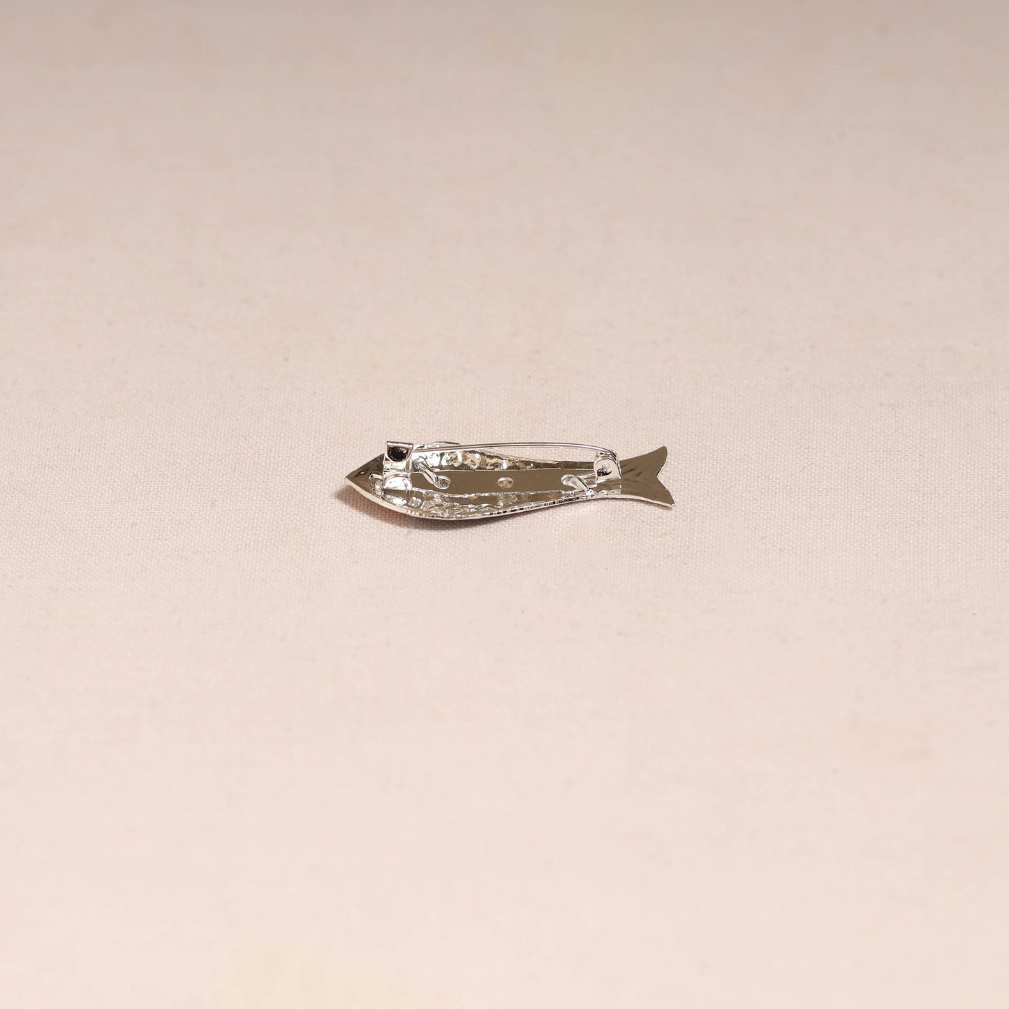 Handcrafted paka meenakari saree pin 224