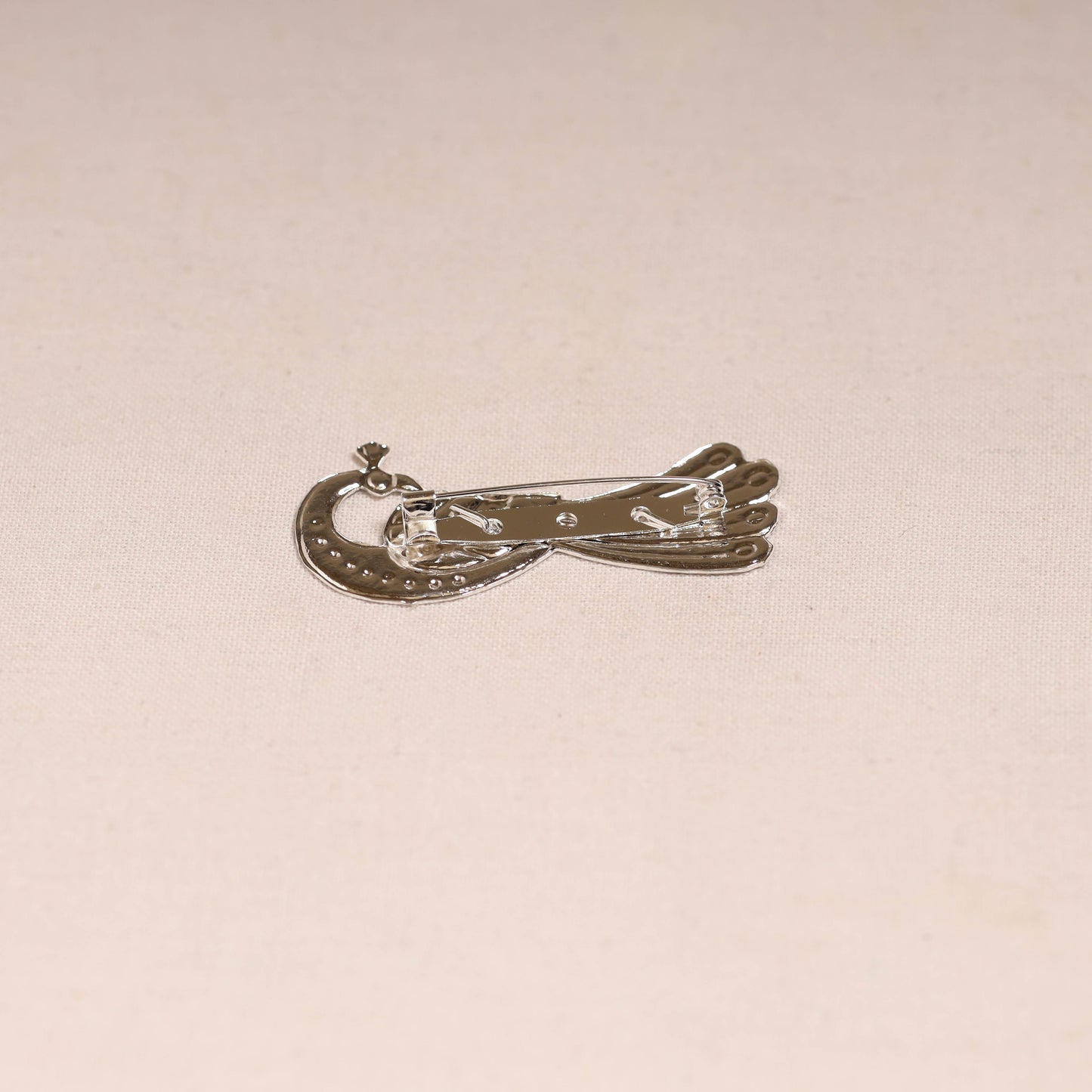 Handcrafted paka meenakari saree pin 234