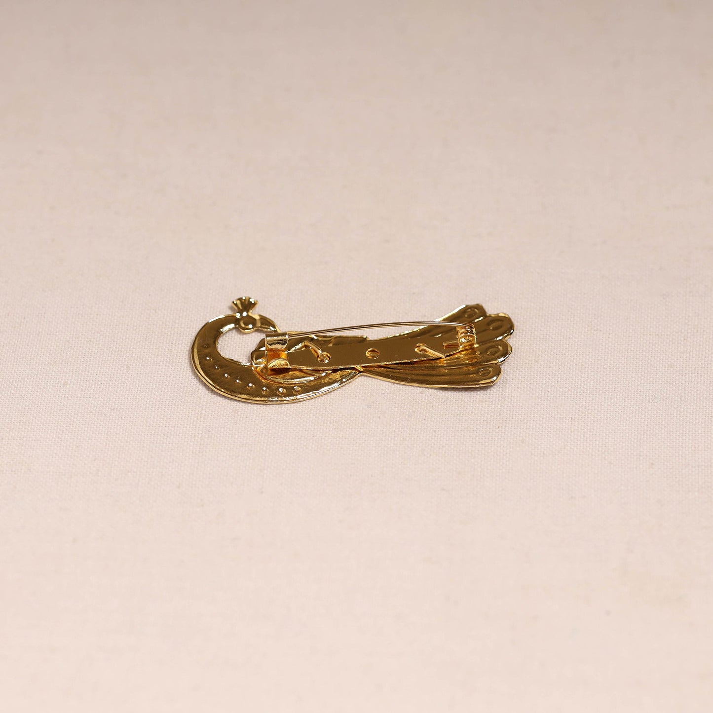 Handcrafted paka meenakari saree pin 235