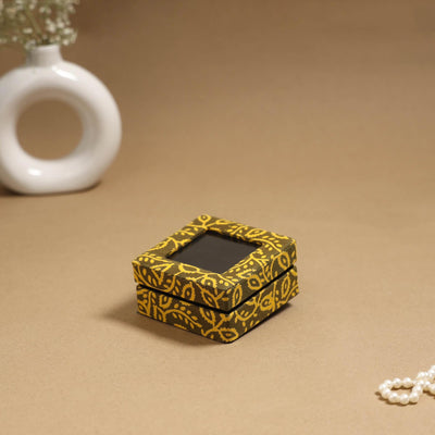 Handcrafted printed fabric ring/earring box 28