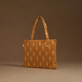 Handcrafted quilted handbag 01