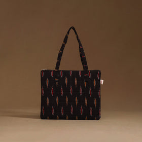 Handcrafted quilted handbag 03